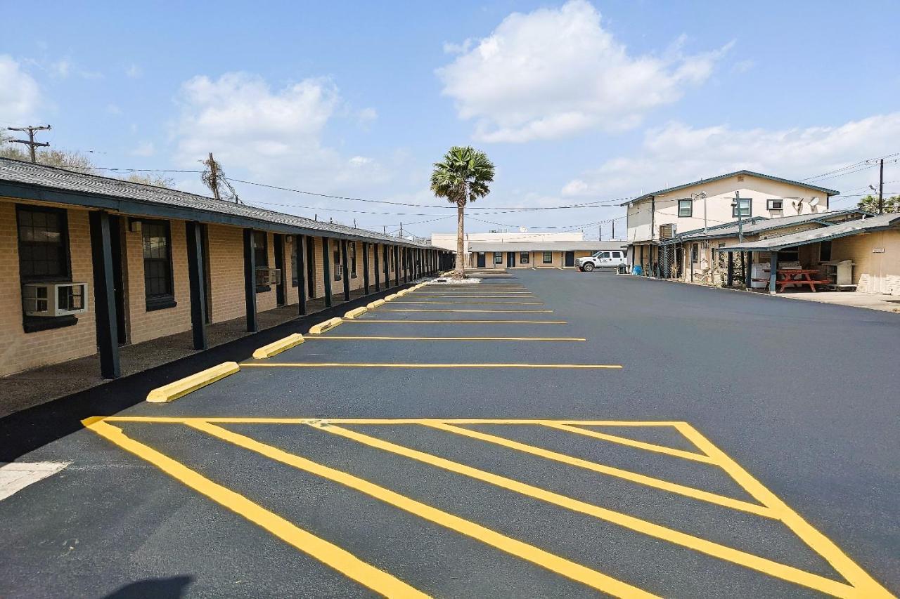 Economy Inn キングズビル エクステリア 写真