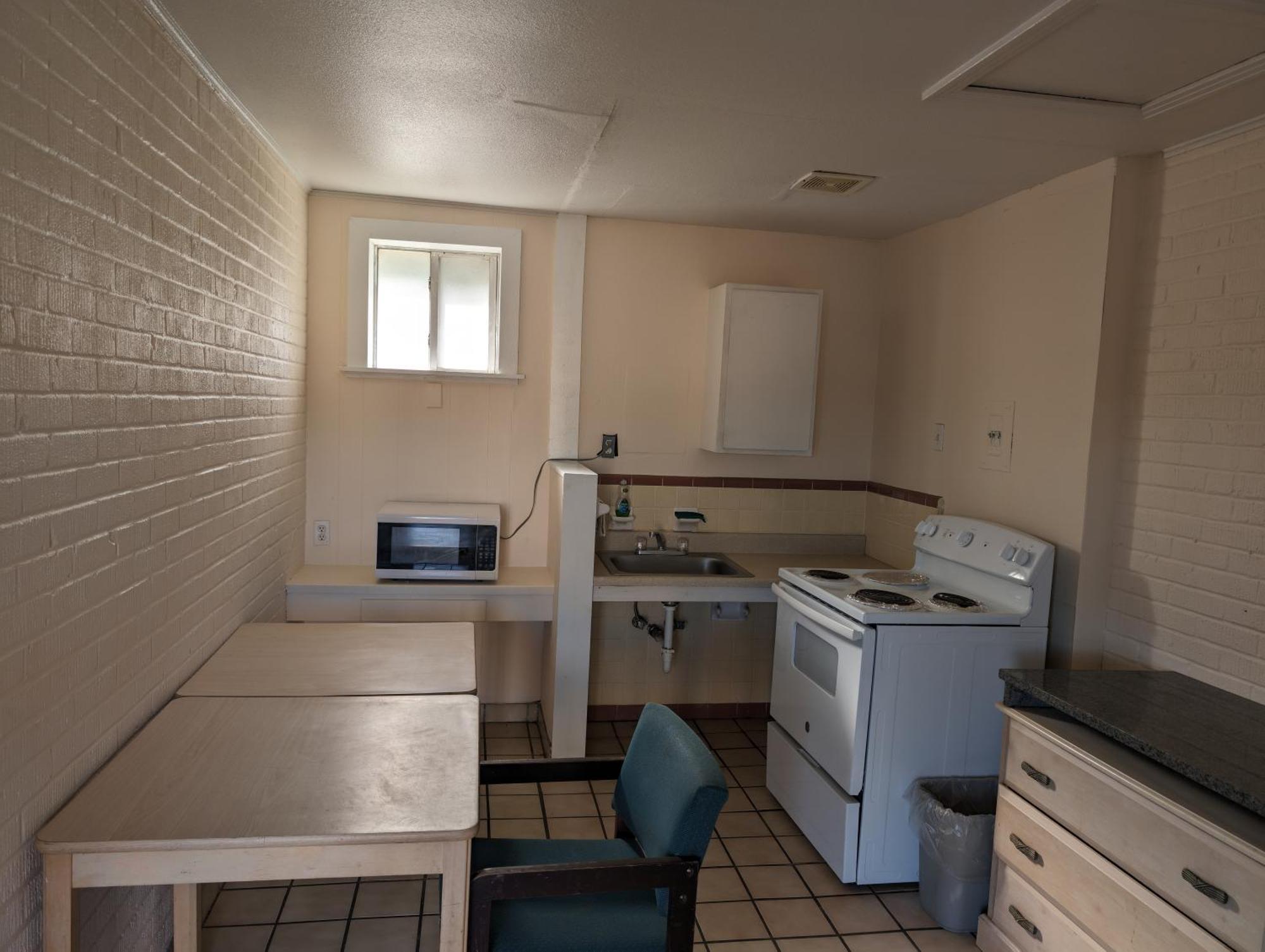 Economy Inn キングズビル エクステリア 写真