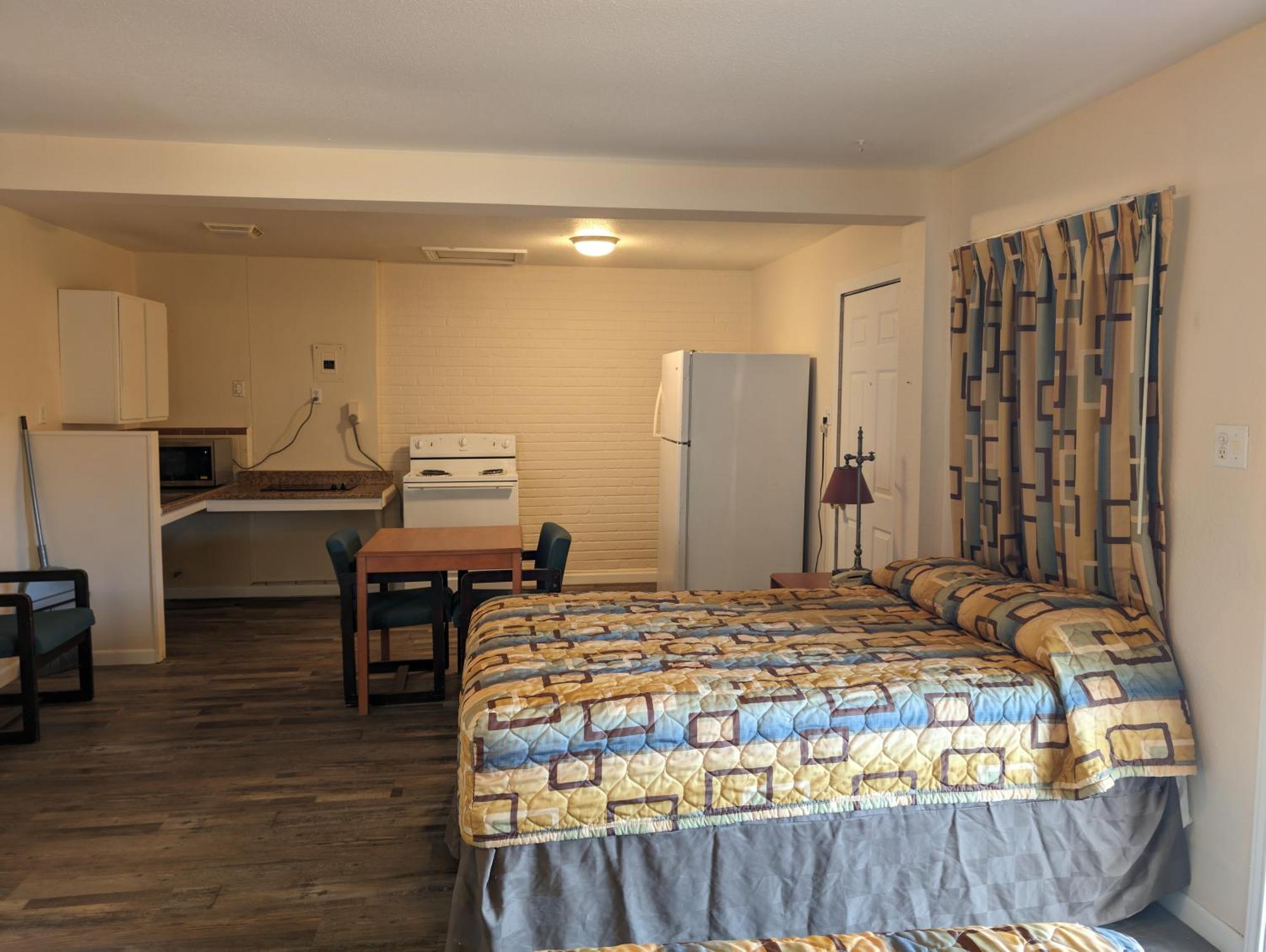 Economy Inn キングズビル エクステリア 写真