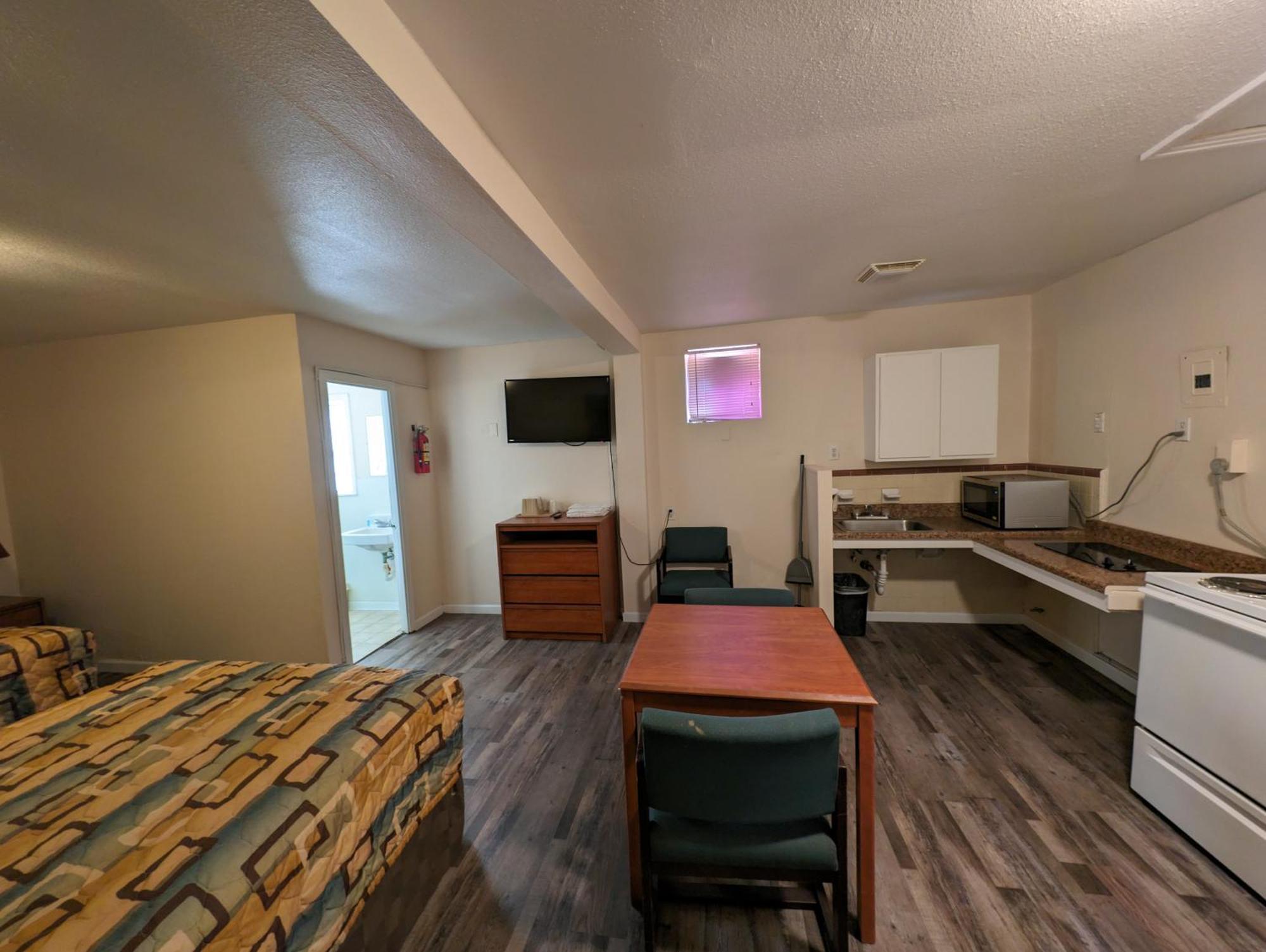 Economy Inn キングズビル エクステリア 写真
