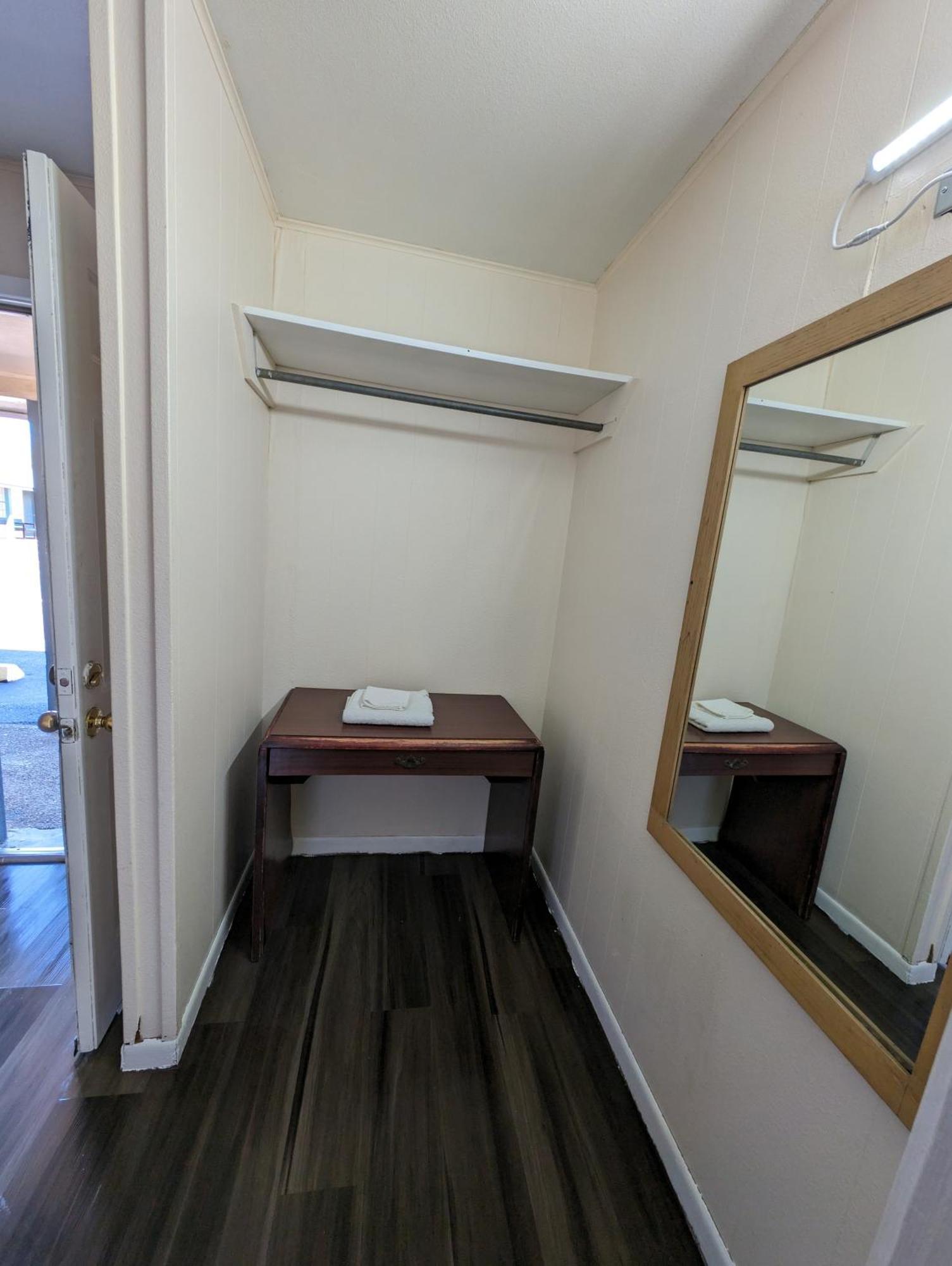 Economy Inn キングズビル エクステリア 写真